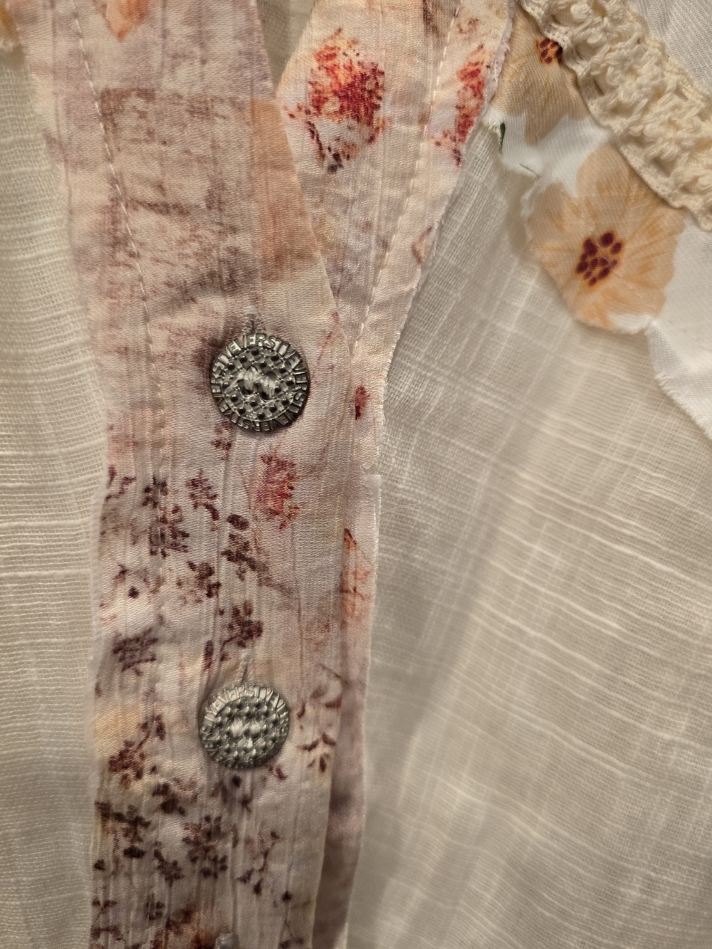 POL Cream Floral Patchwork Blouse with Pink Accents - Picture 6 of 10